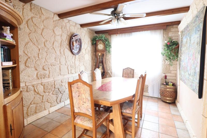 Maison - 251 m² - 6 pièces