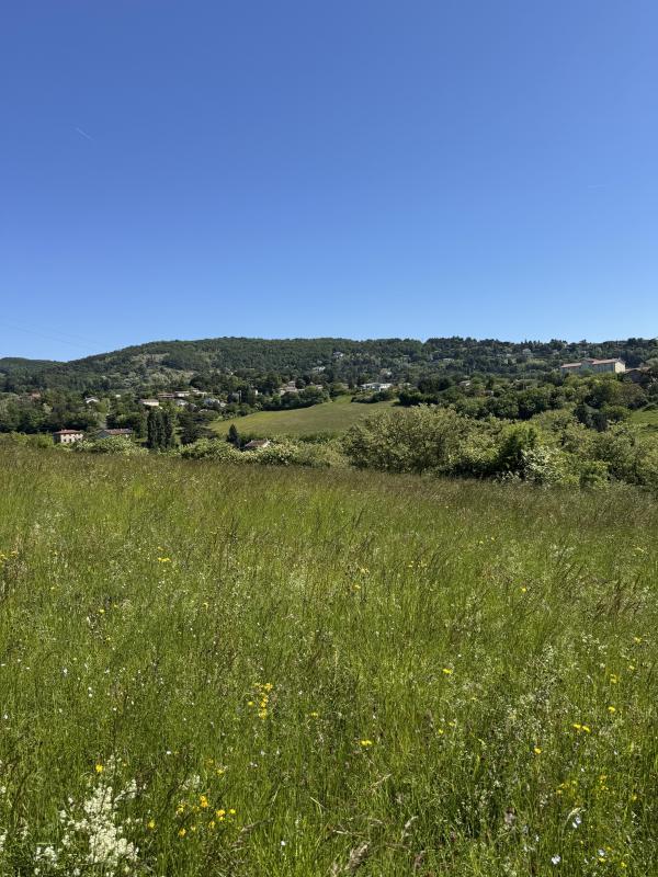 Terrain constructible - 1 799 m²