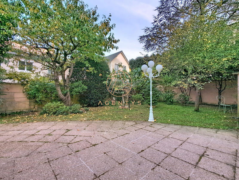 Maison - 175 m² - 8 pièces