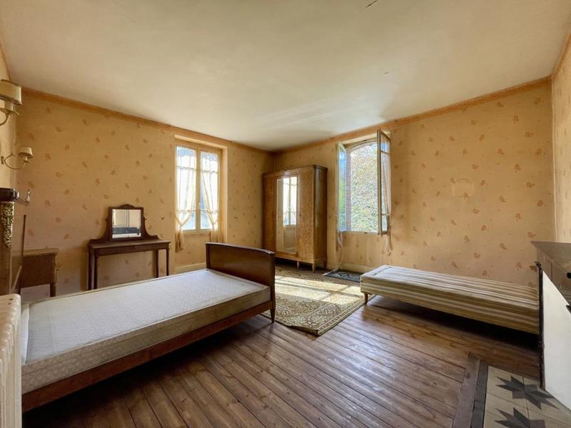 Maison - 220 m² - 7 pièces