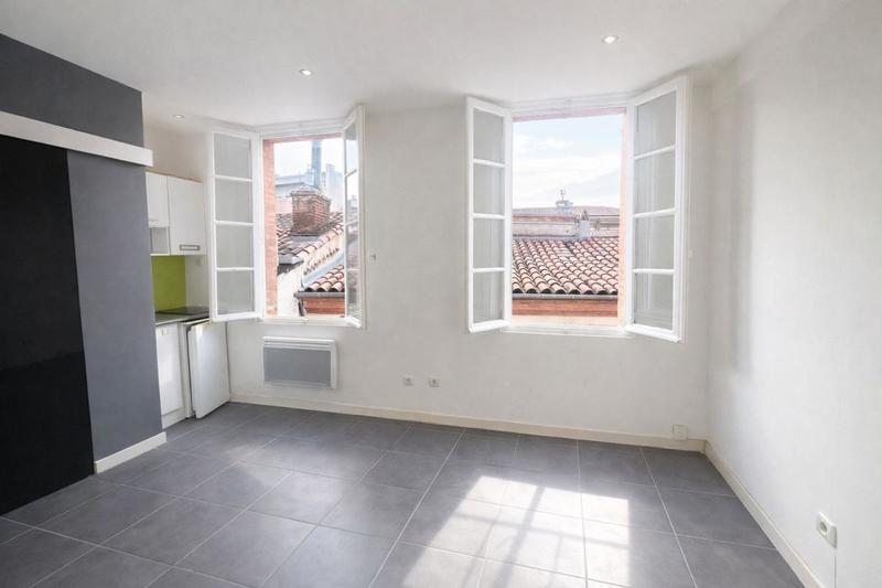 Studio - 15 m² - 2 pièces