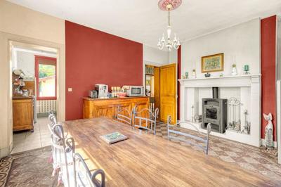 Maison - 200 m² - 6 pièces