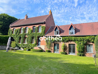 Propriété - 327 m² - 9 pièces