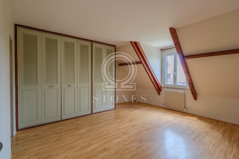 Maison traditionnelle - 158 m² - 6 pièces