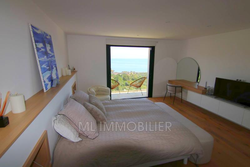 Maison contemporaine - 310 m² - 8 pièces