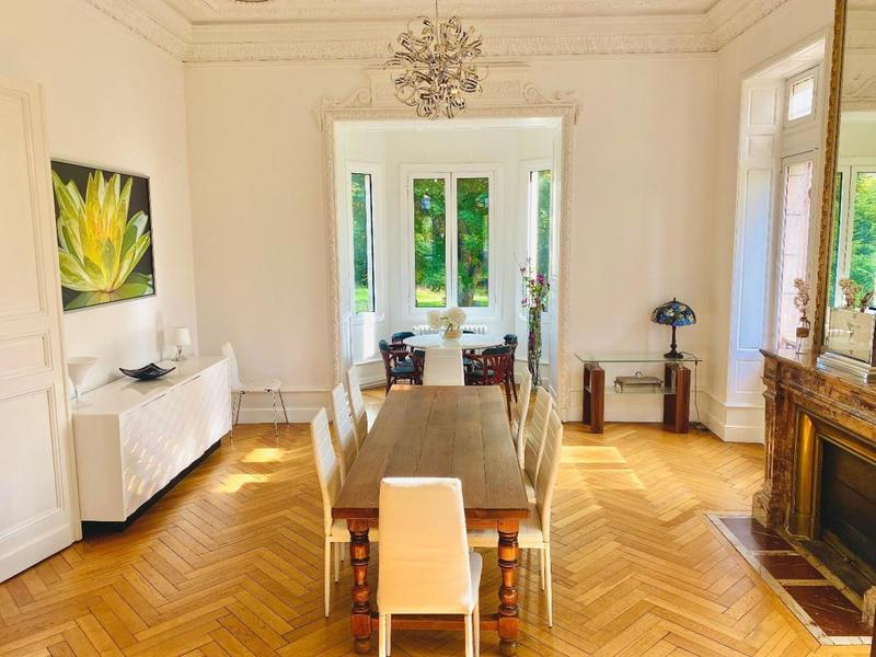 Château - 630 m² - 12 pièces