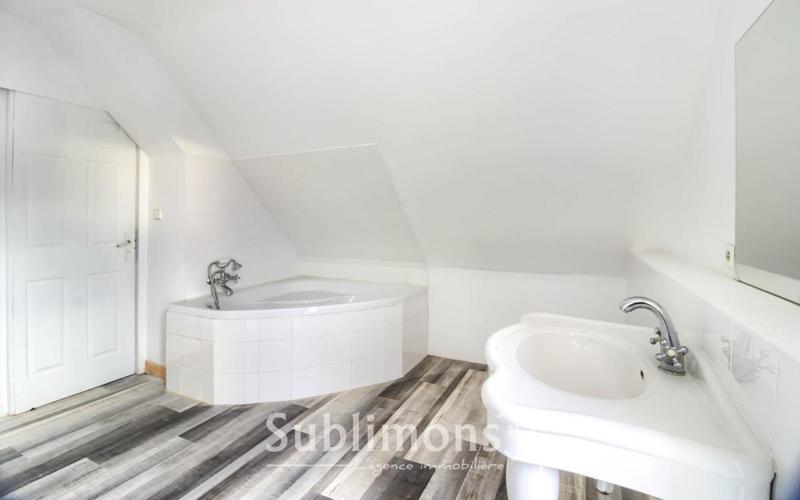 Demeure - 175 m² - 6 pièces