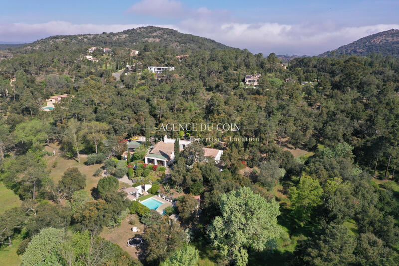 Maison - 232 m² - 5 pièces