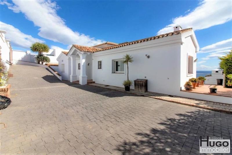 Villa - 355 m² - 10 pièces