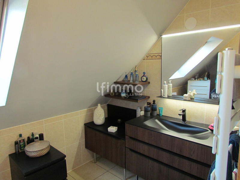 Maison - 180 m² - 7 pièces