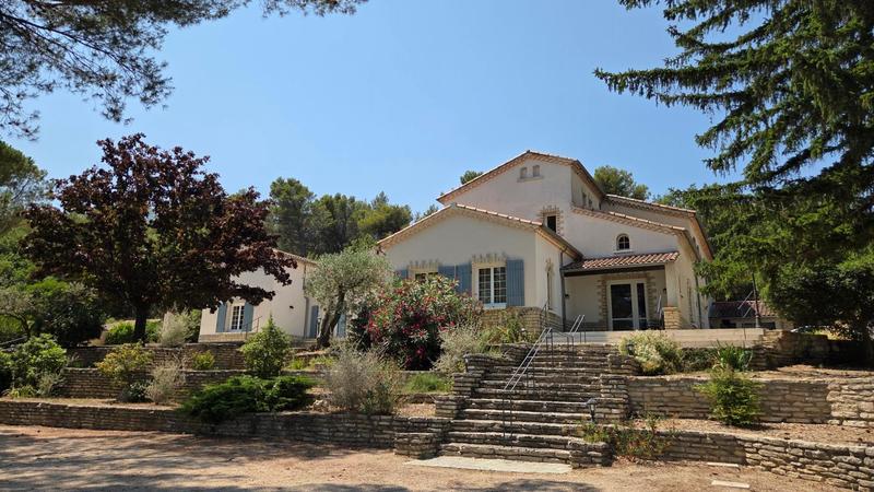 Maison - 408 m² - 5 pièces