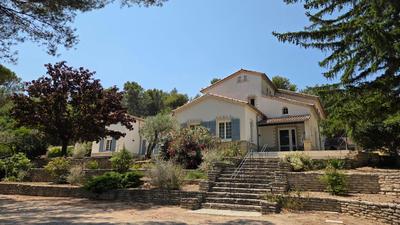 Maison - 408 m² - 5 pièces