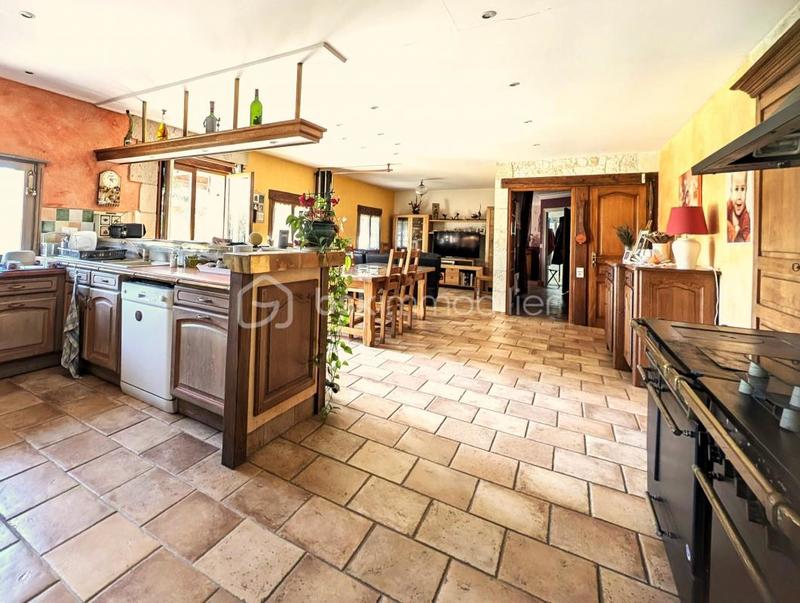 Demeure - 299 m² - 10 pièces