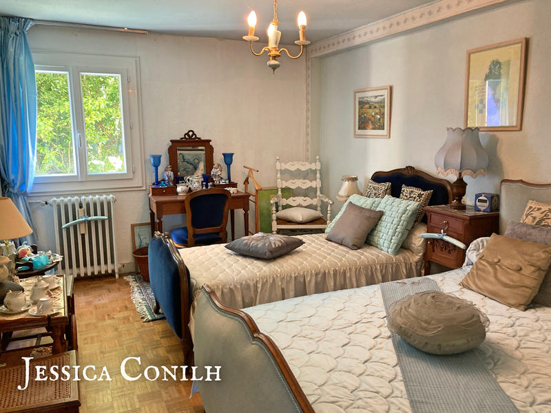 Maison - 245 m² - 11 pièces