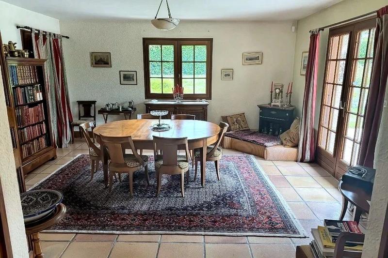 Maison - 230 m² - 7 pièces