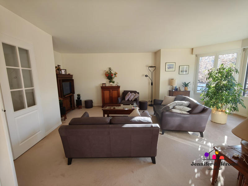 Appartement - 106 m² - 6 pièces