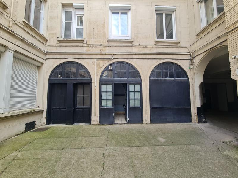 Bureau - 150 m² - 5 pièces