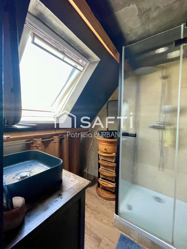 Maison - 138 m² - 7 pièces