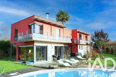 Maison de maîtres - 250 m² - 10 pièces