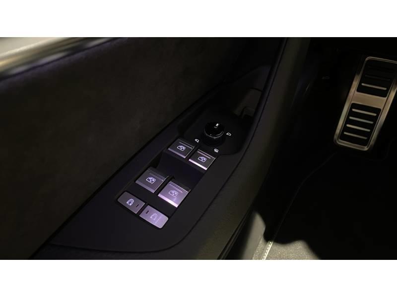 Audi A6 Avant 55 TFSIe 367 ch s tronic 7 Quattro Competition