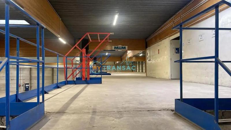 Entrepôt - 5 023 m²