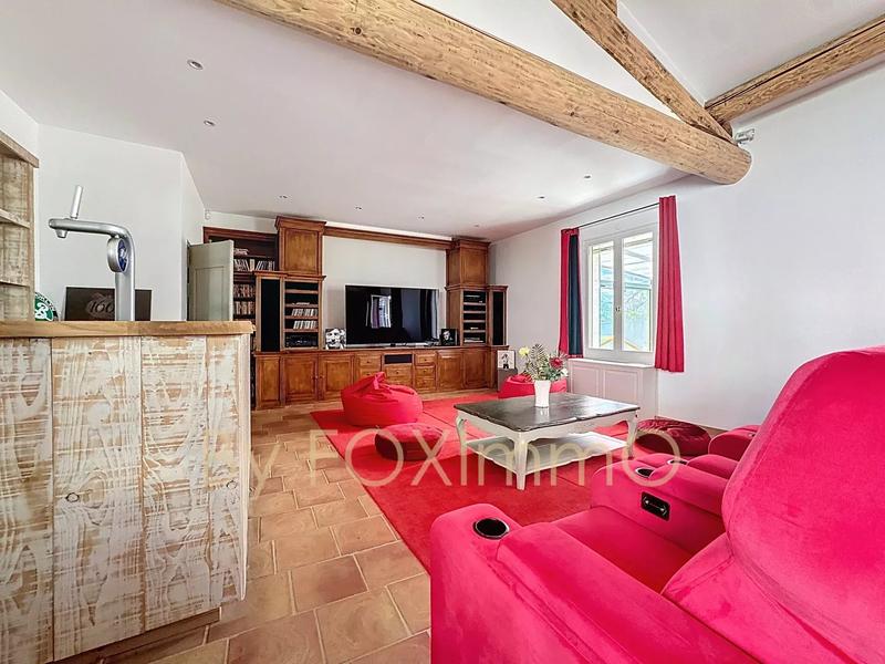 Propriété - 653 m² - 28 pièces