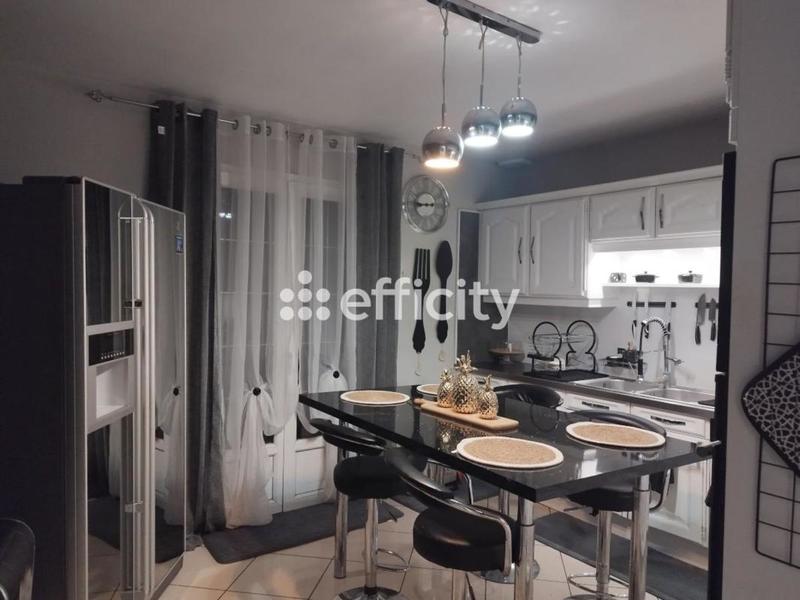 Maison - 163 m² - 8 pièces