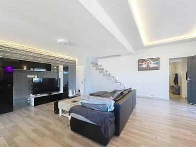 Villa - 216 m² - 7 pièces