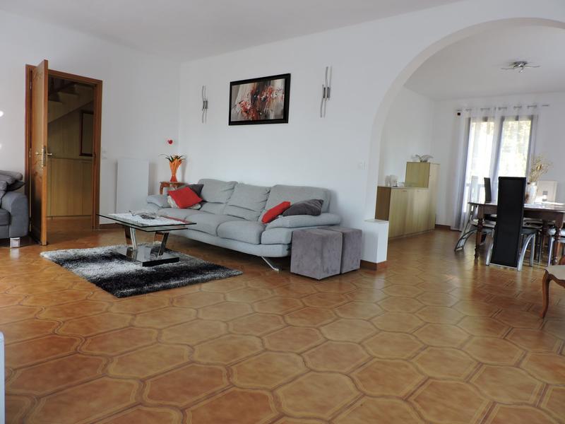 Maison - 183 m² - 8 pièces