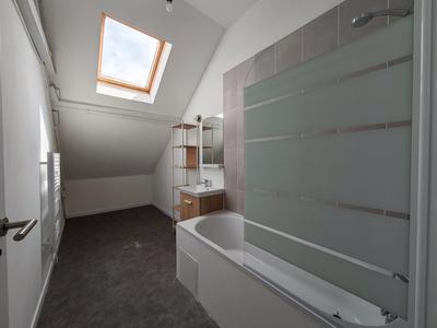 Appartement - 90 m² - 3 pièces