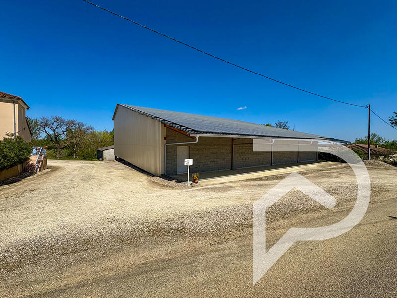 Maison - 187 m² - 11 pièces