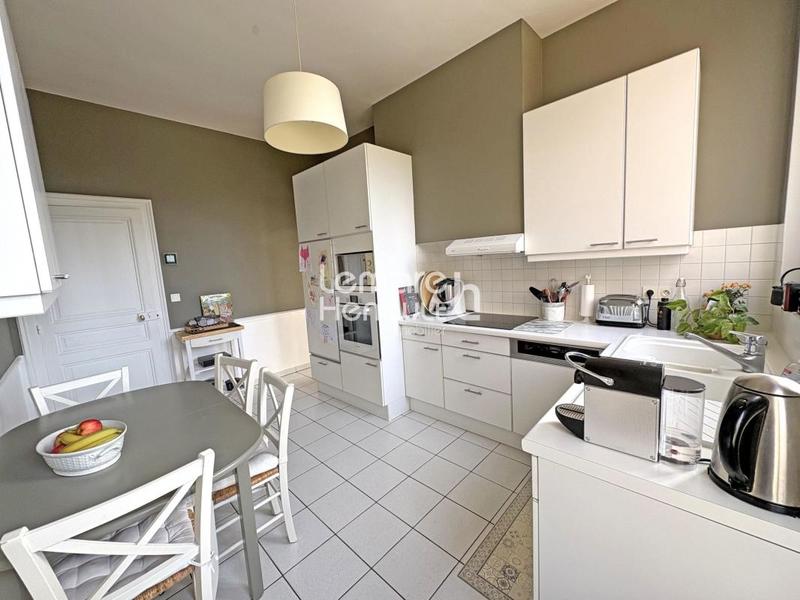 Propriété - 200 m² - 10 pièces