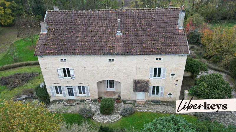 Maison de maîtres - 300 m² - 6 pièces