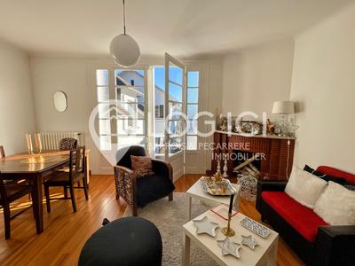 Maison - 338 m² - 13 pièces