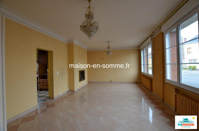 Maison traditionnelle - 230 m² - 6 pièces