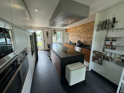 Maison - 280 m² - 9 pièces