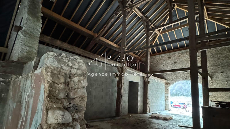 Maison - 804 m² - 3 pièces