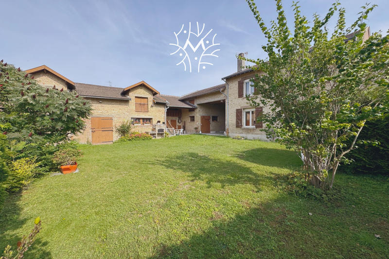 Maison de village - 166 m² - 7 pièces