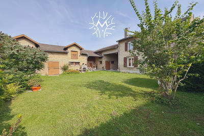 Maison de village - 166 m² - 7 pièces