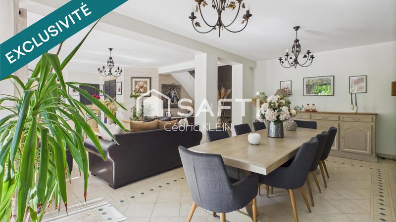 Maison - 280 m² - 8 pièces