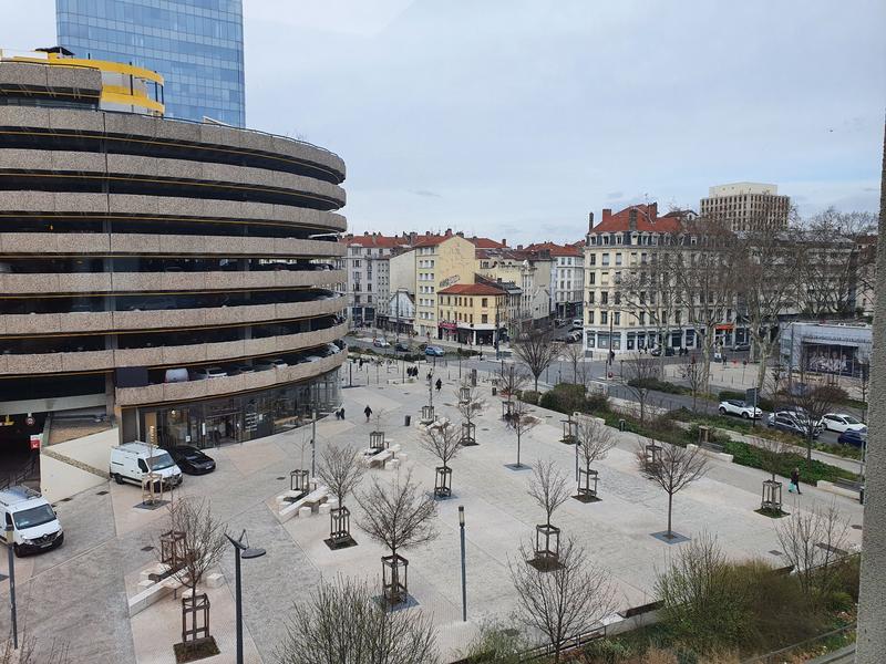 Local d'activités - 185 m² - 11 pièces