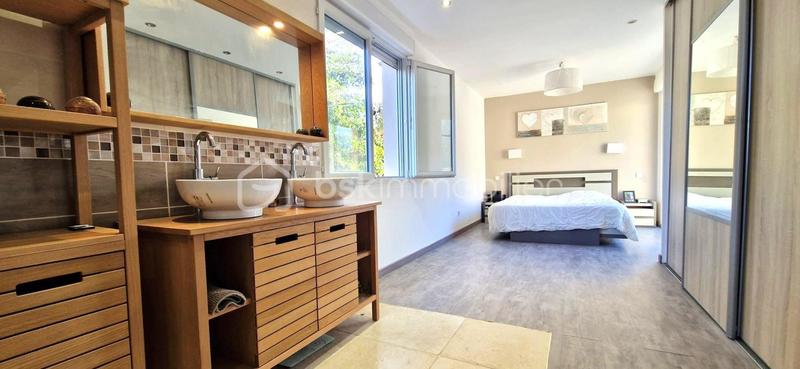 Maison - 194 m² - 8 pièces