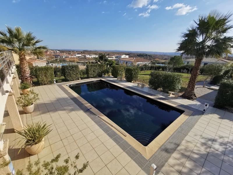 Maison - 240 m² - 6 pièces