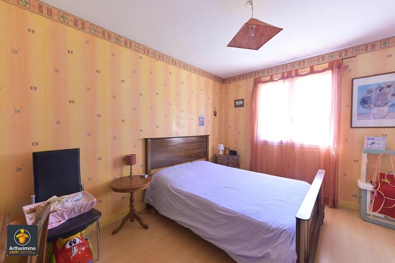 Maison - 232 m² - 7 pièces