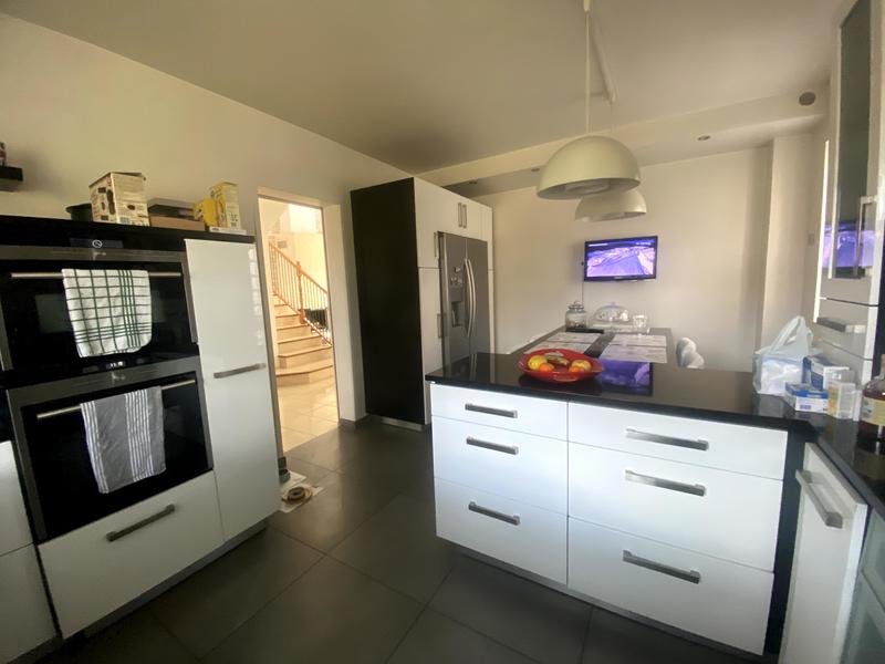 Maison - 162 m² - 7 pièces