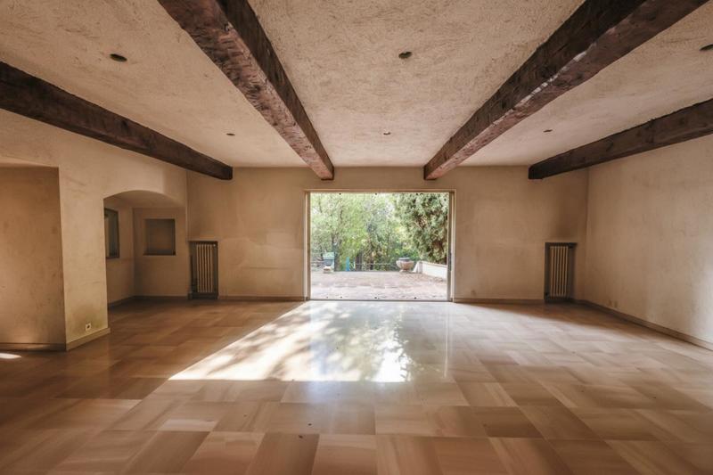 Villa - 446 m² - 9 pièces