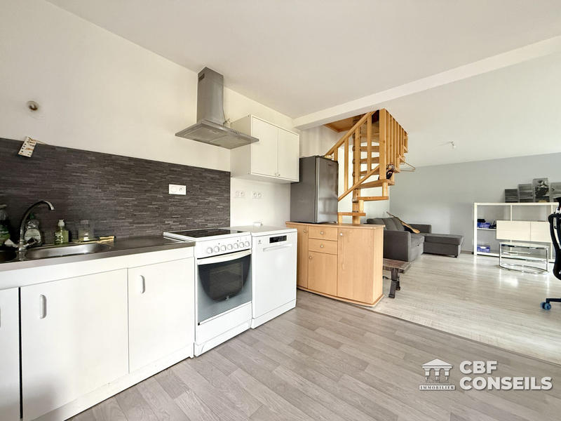 Maison - 270 m² - 9 pièces