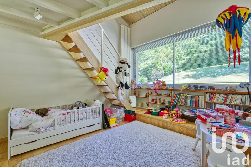 Maison - 220 m² - 5 pièces