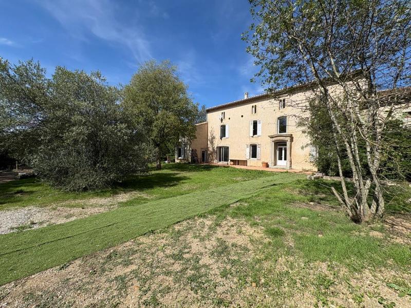 Propriété - 373 m² - 10 pièces