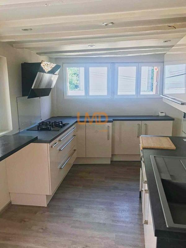 Propriété - 234 m² - 9 pièces